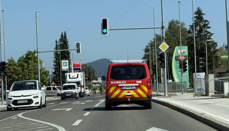 Gori na vzhodni obvoznici, promet oviran