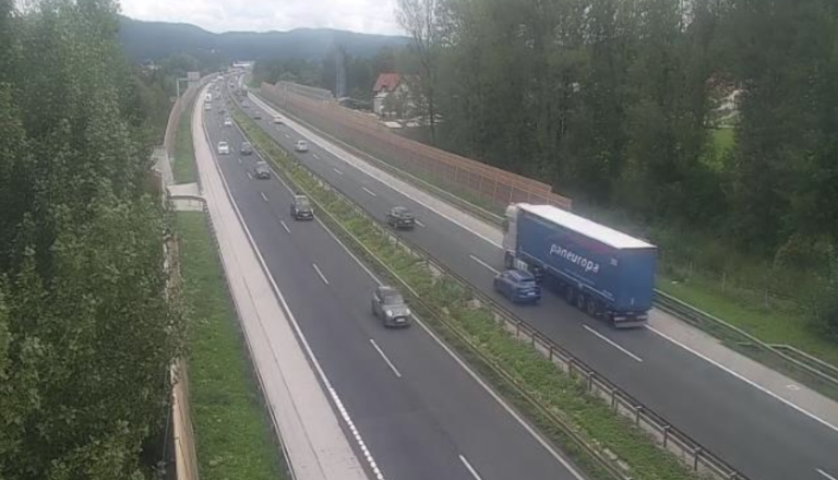 To je najbolj obremenjen avtocestni odsek pri nas, v mesecu dni ga prevozi več kot dva milijona vozil