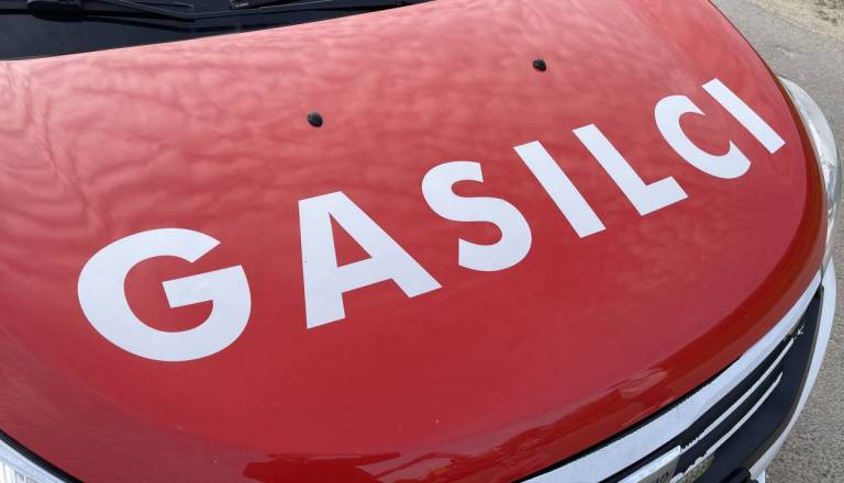 V Pomurju zagorel traktor, na pomoč prihiteli gasilci