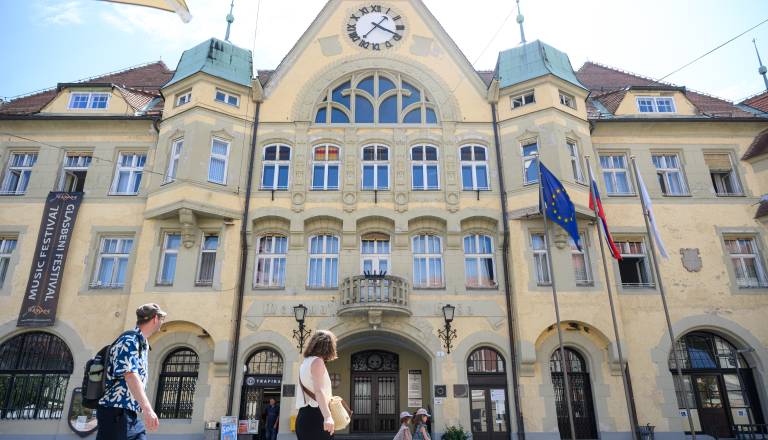 Prenova ptujske Mestne hiše se je začela, Gajšek: »Bo terjala svoj čas, ampak bo celovito obnovljena«
