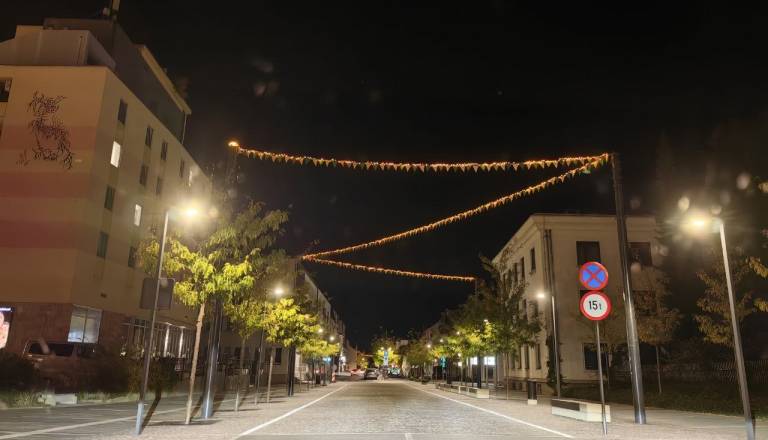Ste jih opazili? Pisane zastavice nad Slovensko ulico niso le ostanek festivala
