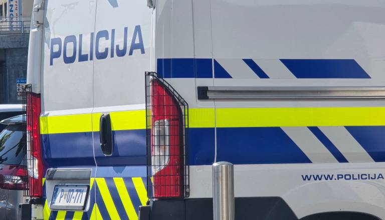 Tatovi ukradli vozilo s hladilno komoro, mariborski policisti zasegli avtomobil