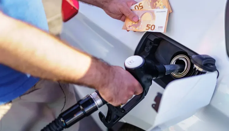 Zaradi visokih cen goriva pozivajo k enodnevnemu bojkotu