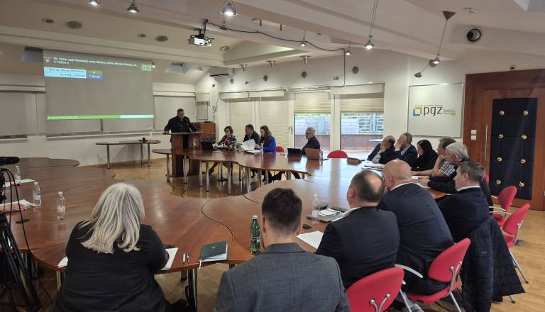Anželj na seji svetniku izrekel opomin, revizija PIŠK odprla burno razpravo