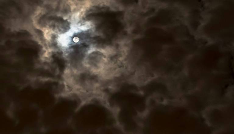 Na nebu bo zasijala posebna polna luna 