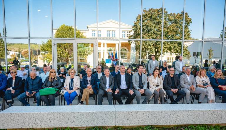 FOTO in VIDEO: Langerjeva vila znova odprla svoja vrata, Arsenovič: »Vrnila se je tja, kjer je nekoč bila«