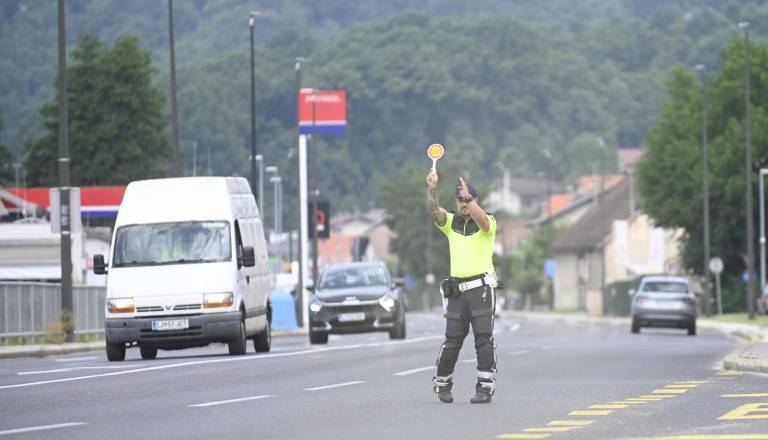 Kolone na več koncih države