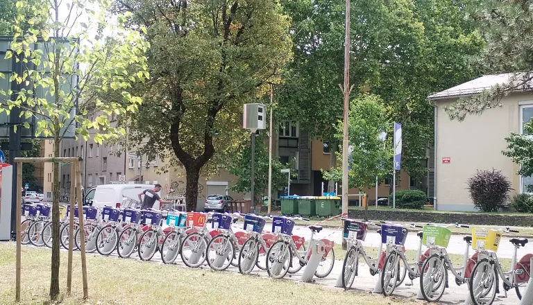 Nova pravila za radarje? Kar je danes brez kazni, bi vas po novem stalo 30 evrov