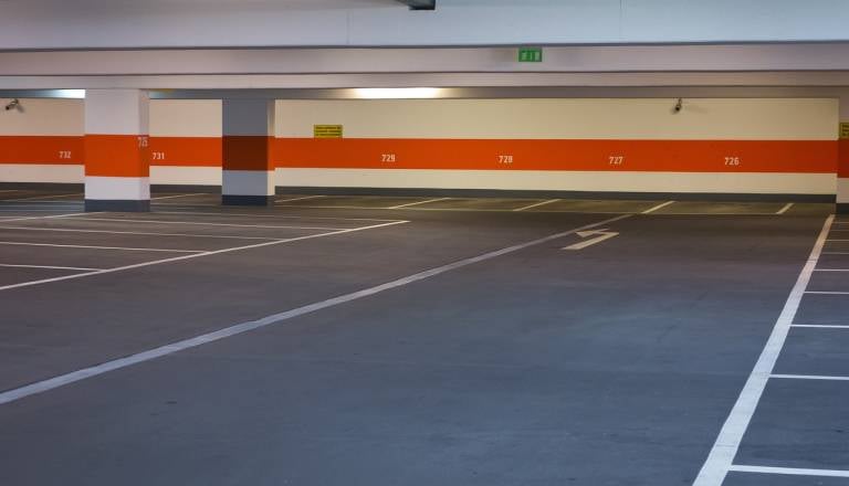Občina oddaja parkirno mesto v središču Murske Sobote, toliko znaša najemnina