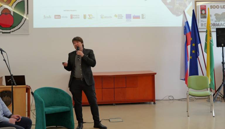 Damjan Anželj naj bi v predvolilnem boju dobil protikandidata z liste Demokratov