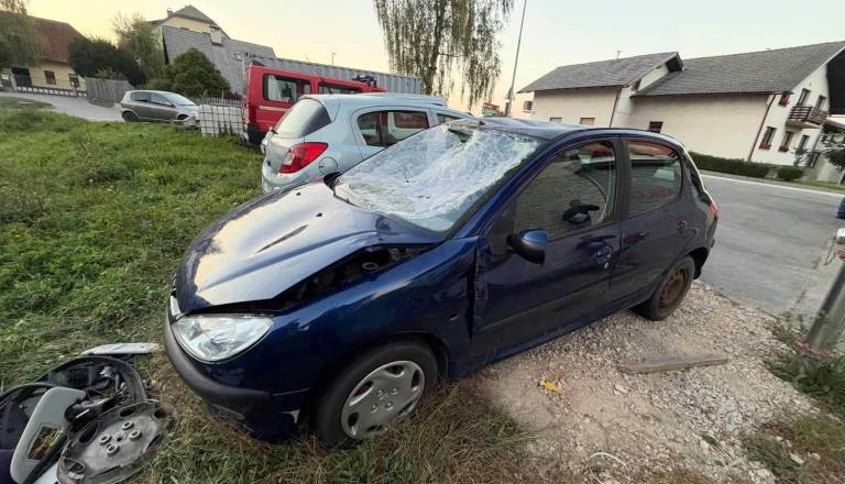 Gasilcem uničili vozilo za reševalne vaje: »To je sabotaža našega dela«