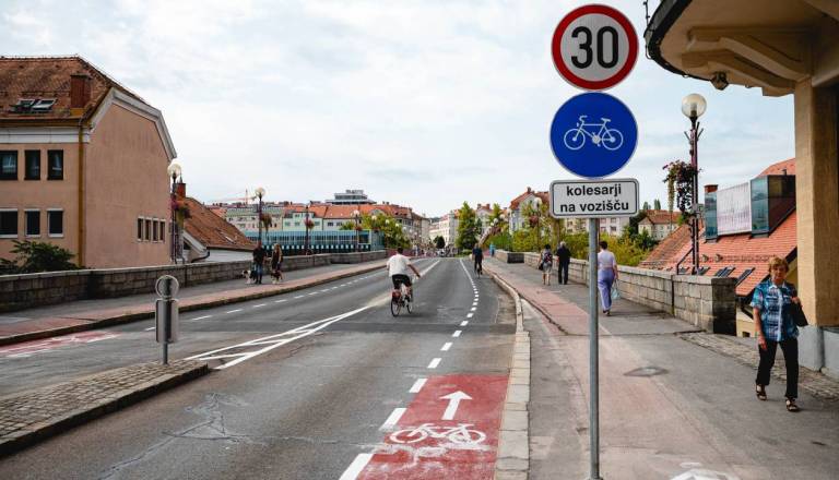 V petek zapirajo Glavni most. Kako bodo vozili mestni avtobusi?
