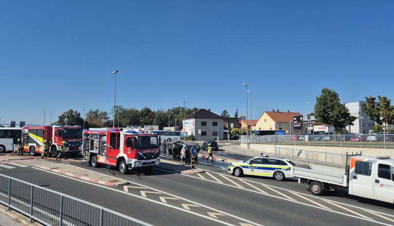 V požaru avtomobila v Murski Soboti nastalo za okoli 2000 evrov škode
