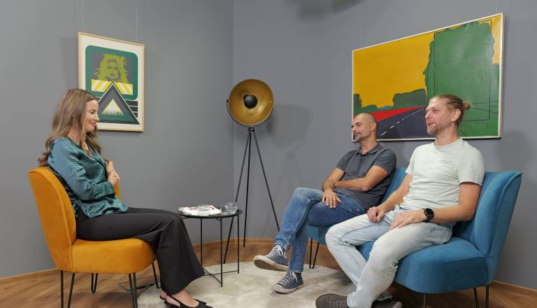 Oddaja Med nama se vrača z novo sezono in osveženo podobo studia