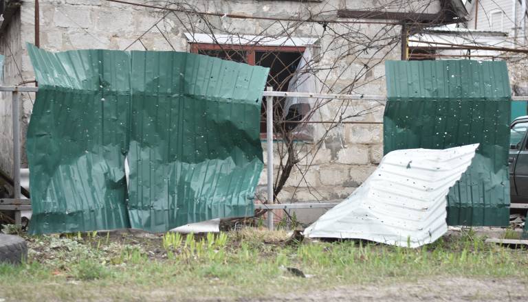 Gradbena dela na sosednji parceli poškodovala hišo: Škode za okoli 20 tisočakov