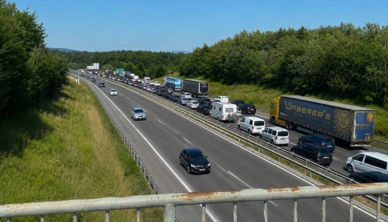 Sekcijsko merjenje hitrosti vse bližje, kdaj bodo začele prihajati globe?