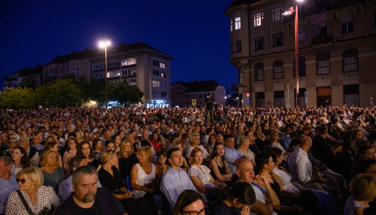 FOTO in VIDEO: Takšnega Glavnega trga ne vidimo vsak dan, na njem znova zaživela velika ljubezenska zgodba