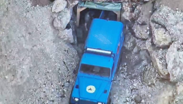 FOTO in VIDEO: 250-kilogramsko bombo pri Globokem že premestili, zdaj sledi najzahtevnejši del
