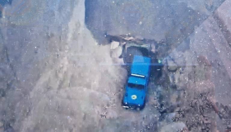FOTO in VIDEO: Bomba je že na drugem bregu reke, zdaj bodo posegli v vžigalnika