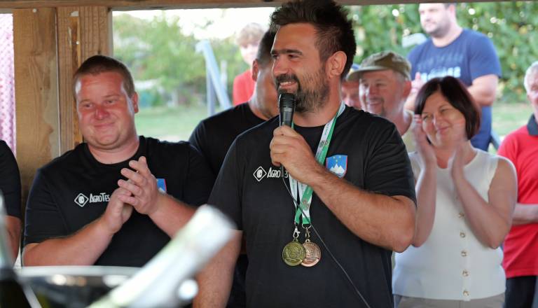 FOTO in VIDEO: V domačih Puževcih pripravili sprejem za svetovnega prvaka Mateja Sinica