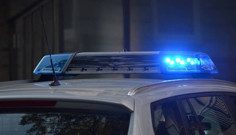 79-letnik izsilil prednost motociklistu