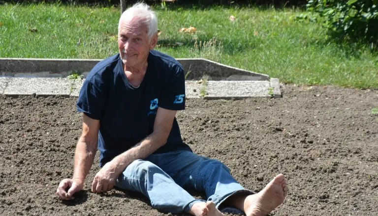 Po letih našel izgubljeni prstan pokojne žene: »Juli, kje pa si?«