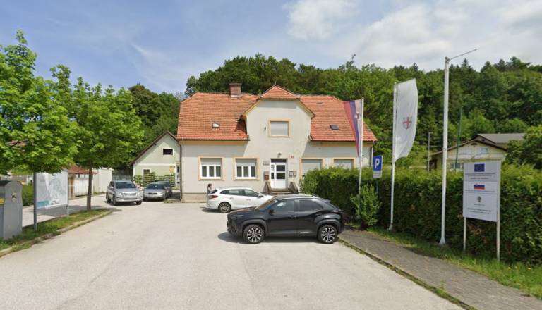 Mestna občina Ptuj oddaja tri poslovne prostore na Grajeni, najemnine od 100 evrov