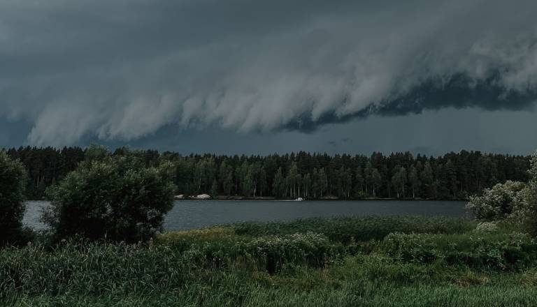 Avstrijci svarijo pred močnim vremenskim preobratom: Tudi več kot 100 litrov dežja in padec temperatur za skoraj 15 stopinj