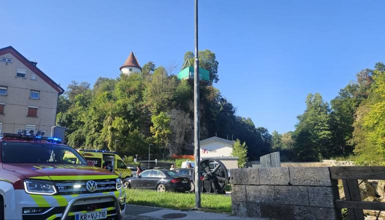 FOTO: Kaj se dogaja v Kranju? Na Sotočju gasilci, reševalci in policisti