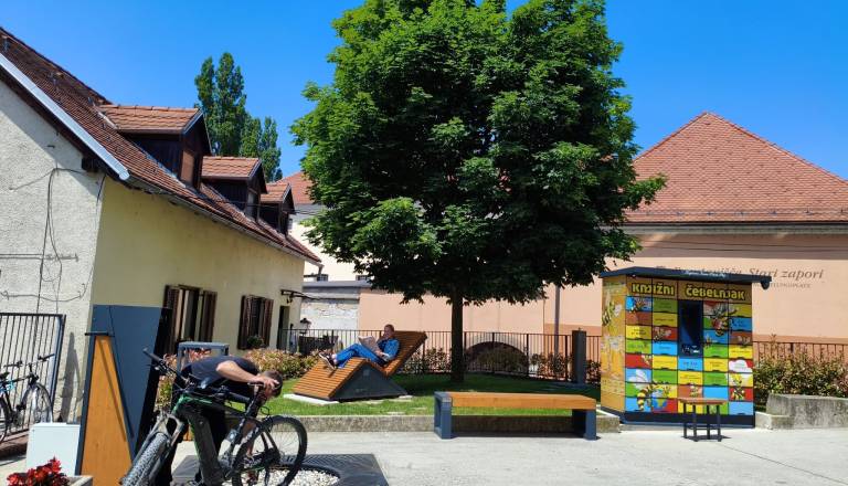 Ste vedeli? Če pridete v ptujsko knjižnico peš ali s kolesom, lahko sodelujete v nagradnem žrebu