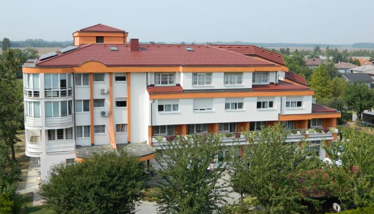 Občinski svet z negativnim mnenjem za direktorja Doma starejših Lendava, nanj naslovili ostre očitke