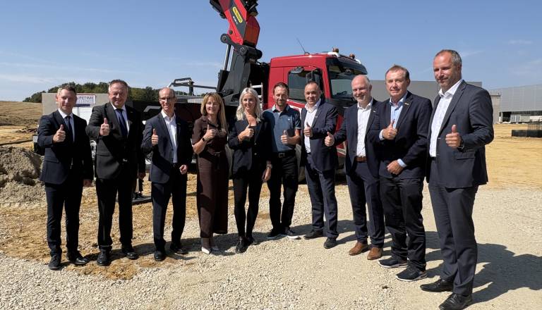 FOTO in VIDEO: Palfingerjeva 70-milijonska investicija v Ormožu že dobiva podobo, danes obeležili pomemben mejnik