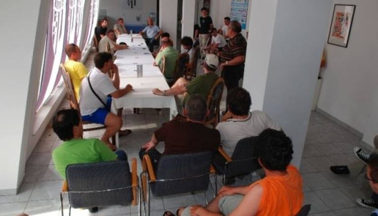 Tako je bila sejna soba polna na okrogli mizi, kako bo v četrtek?