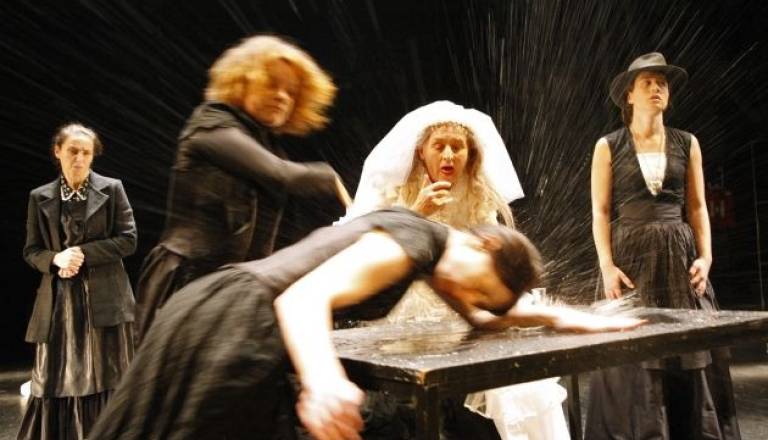 Dom Bernarde Alba.jpg