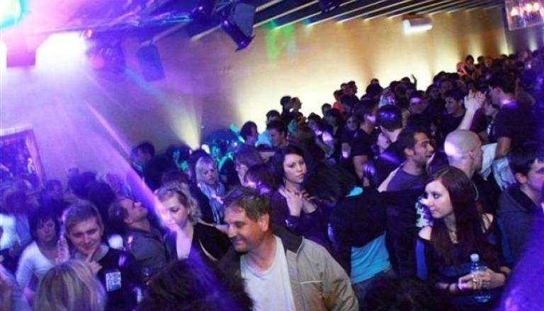 Super Li - plesišče