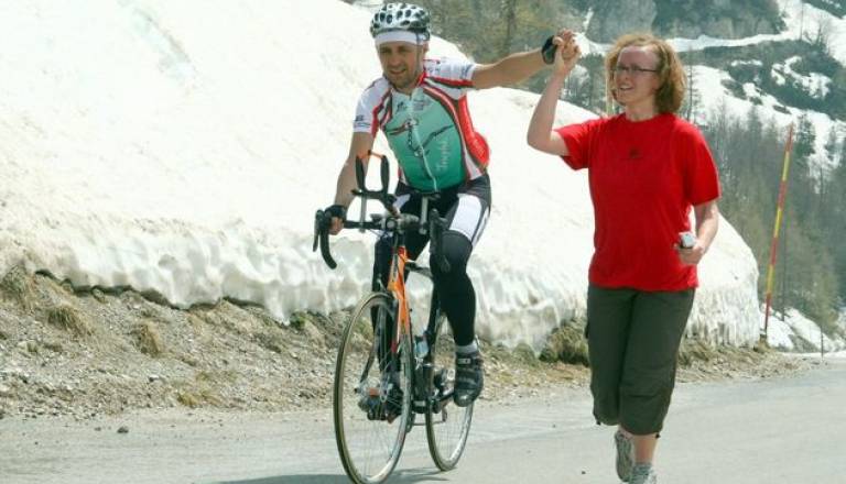 konec 9 km vzpona na Vršič.JPG