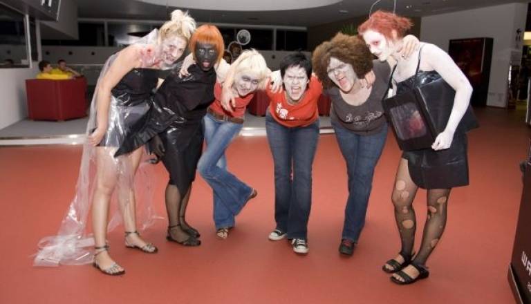 Lanska zombi dekleta.jpg