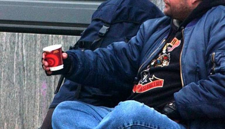 Berač prosi za denar