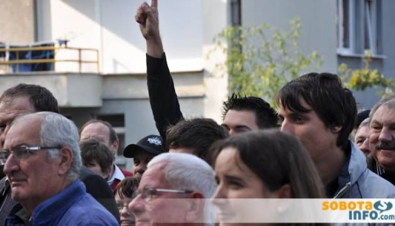 Cene mobitelov so zelo poskočile