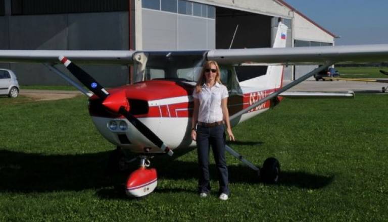 Nastja trenutno leti z motornimi letali