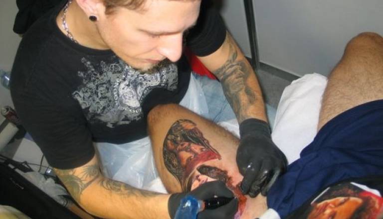 Dejan je že takoj na prvi tatu konvenciji opozoril nase