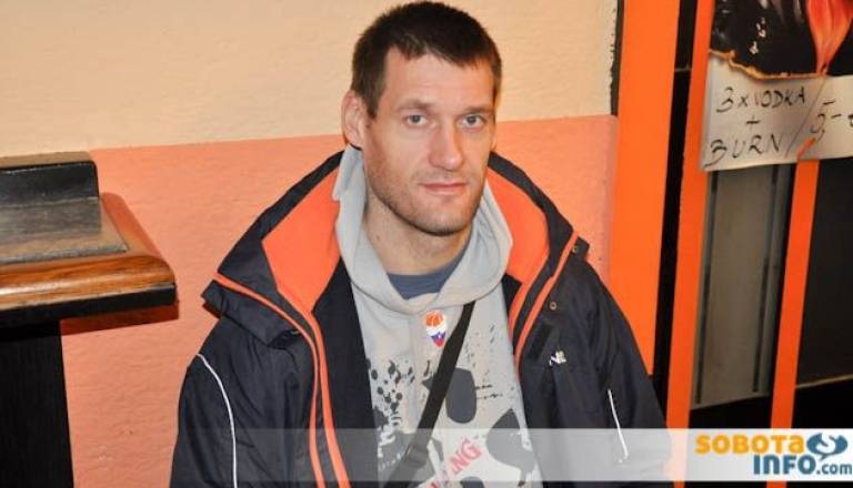 Goran Jagodnik navdušuje v zeleno-belem dresu