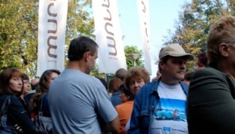 Muro in partnerji bo morala za plače zagotoviti dodatnih 200 tisoč evrov