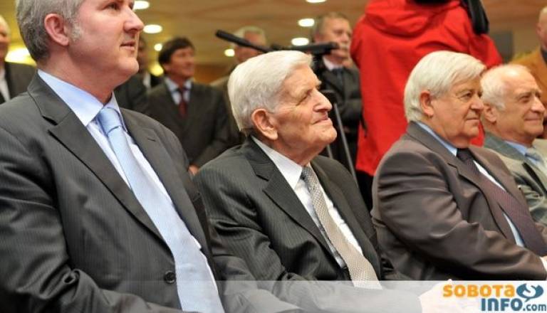 Župan MOMS Anton Štihec, Anton Vratuša in bivši predsednik Milan Kučan