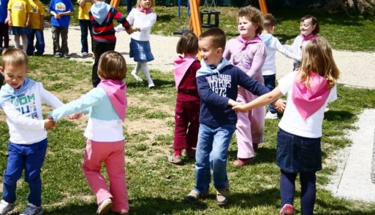 Otroško igrišče.JPG