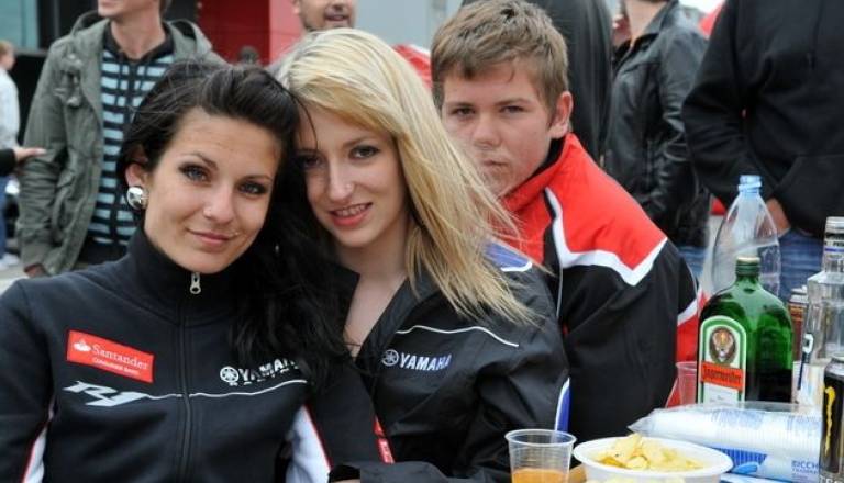 Dogajanje bo potekalo do poznih nočnih ur