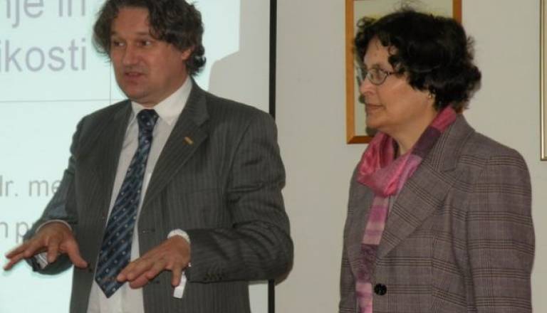  pom. akad. doc. dr. Mitja Slavinec in dr. Zdenka Čebašek-Travnik