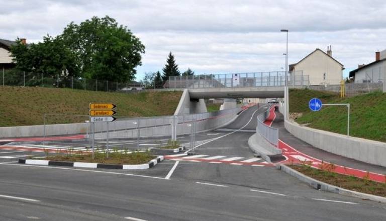 Podvoz in krožišče na Lendavski ulici čakata na uporabno dovoljenje.