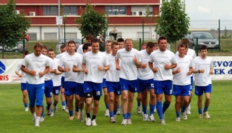 Nafta želi svojim igralcem zagotoviti stalno igranje.JPG