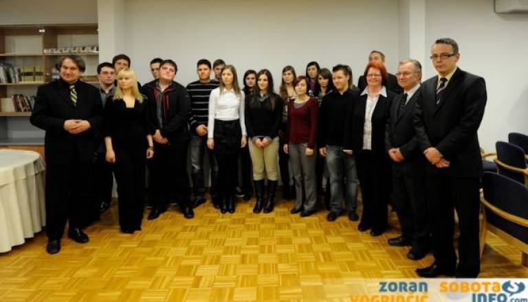 _ZVP9318.jpg